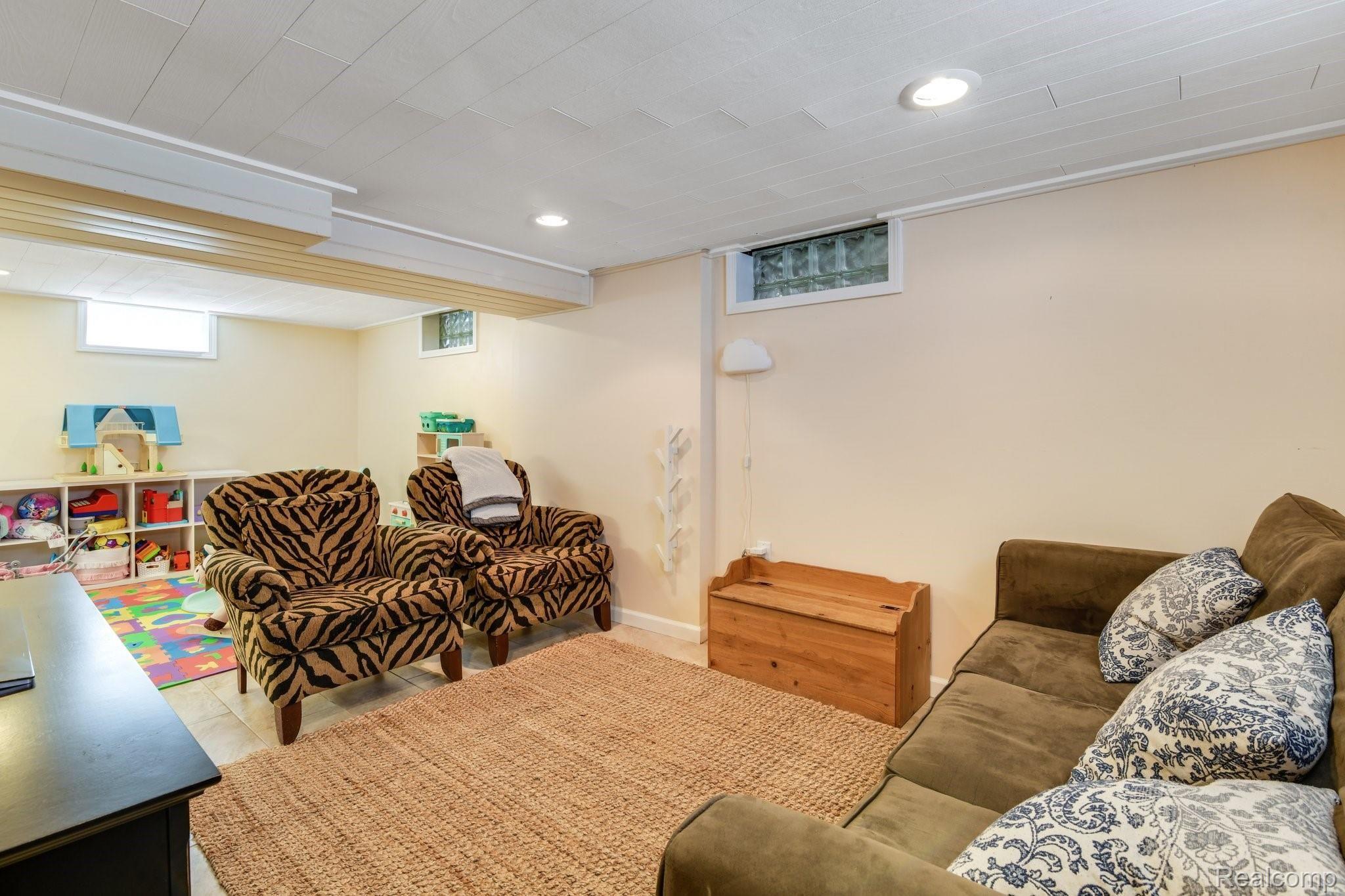 737 Princeton Road Berkley, MI 48072 - Photo 22 of 31 22-web-or-mls-737 Princeton Road - Berkley0019.jpg