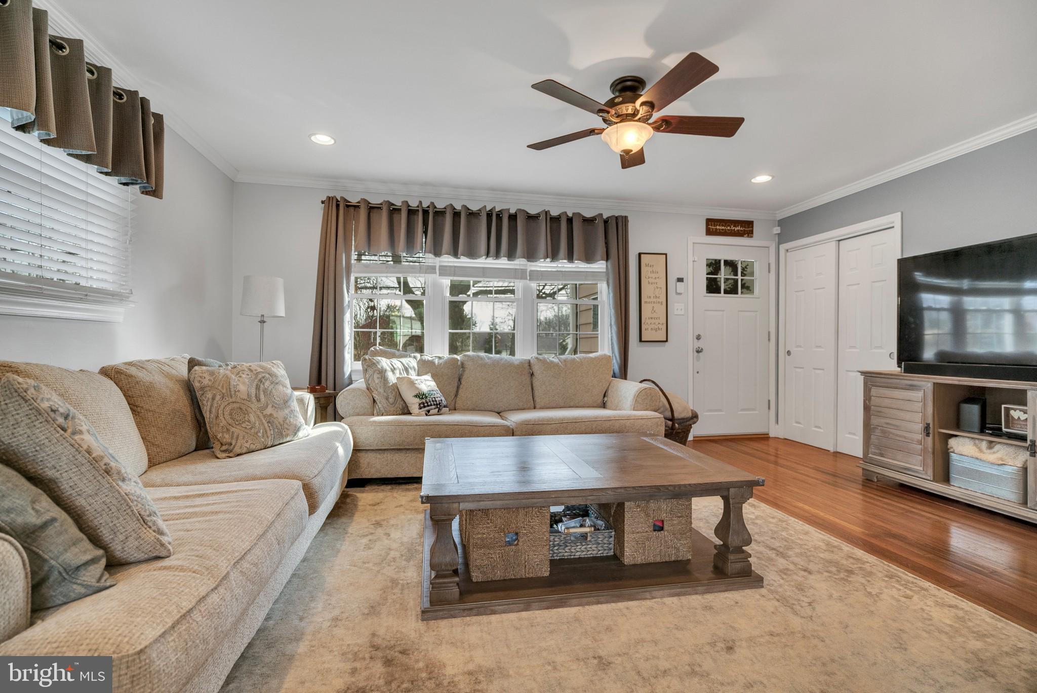 4060 Davisville Road Hatboro, PA 19040 - Photo 4 of 26 Living Room, Main Level