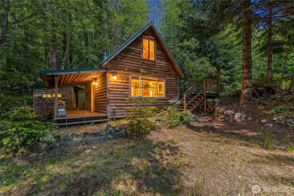 $599,999 | 133 A Hinkle Tinkle Lane, Packwood, WA 98361