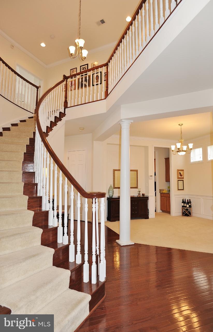 9089 Furey Road Lorton, VA 22079 - Photo 2 of 33 Foyer