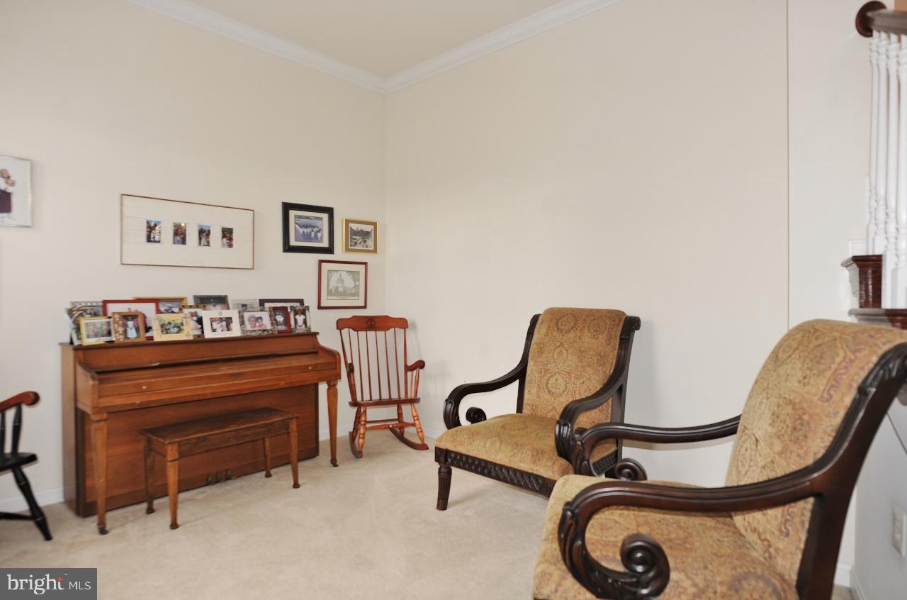 9089 Furey Road Lorton, VA 22079 - Photo 12 of 33 Living Room