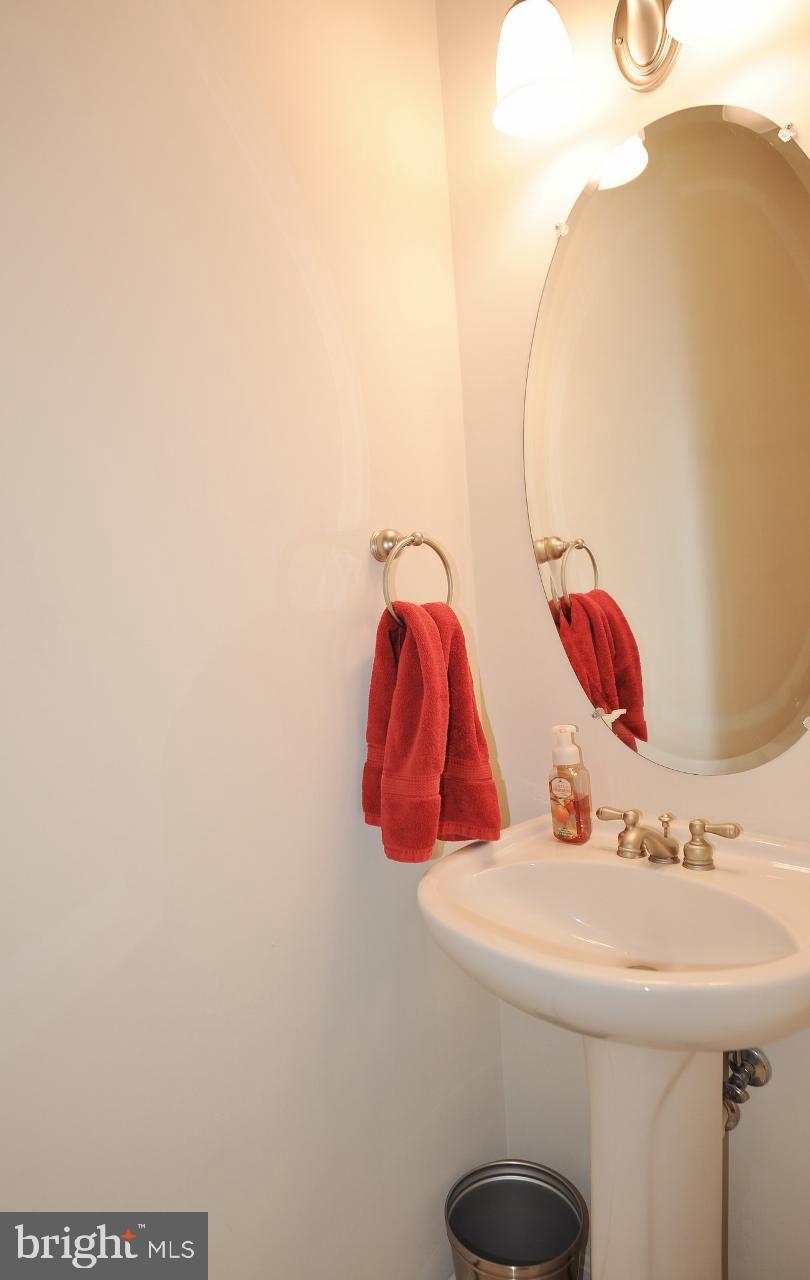 9089 Furey Road Lorton, VA 22079 - Photo 14 of 33 Powder Room