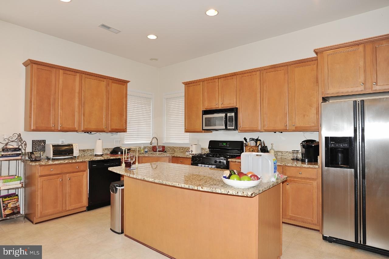 9089 Furey Road Lorton, VA 22079 - Photo 4 of 33 Kitchen