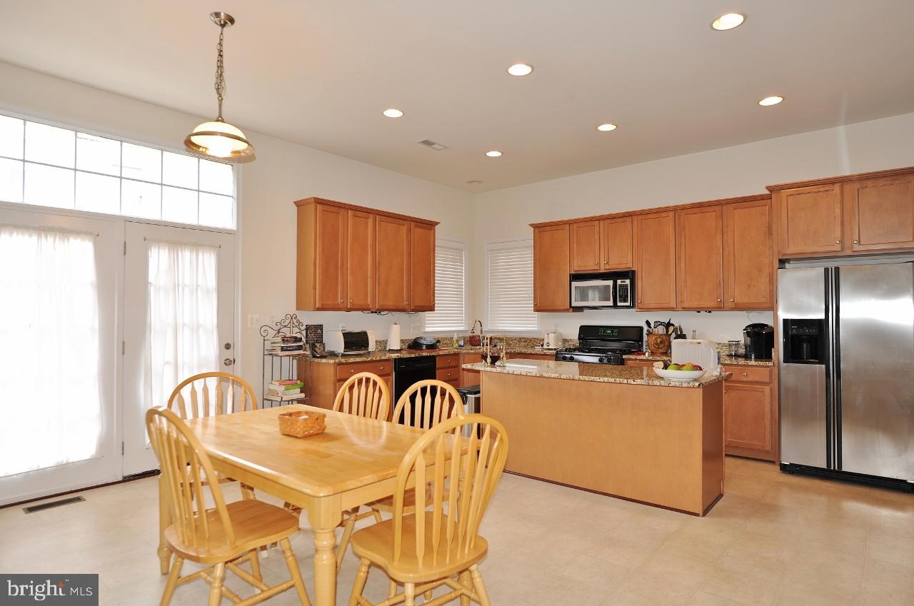 9089 Furey Road Lorton, VA 22079 - Photo 5 of 33 Kitchen and Breakfast Area
