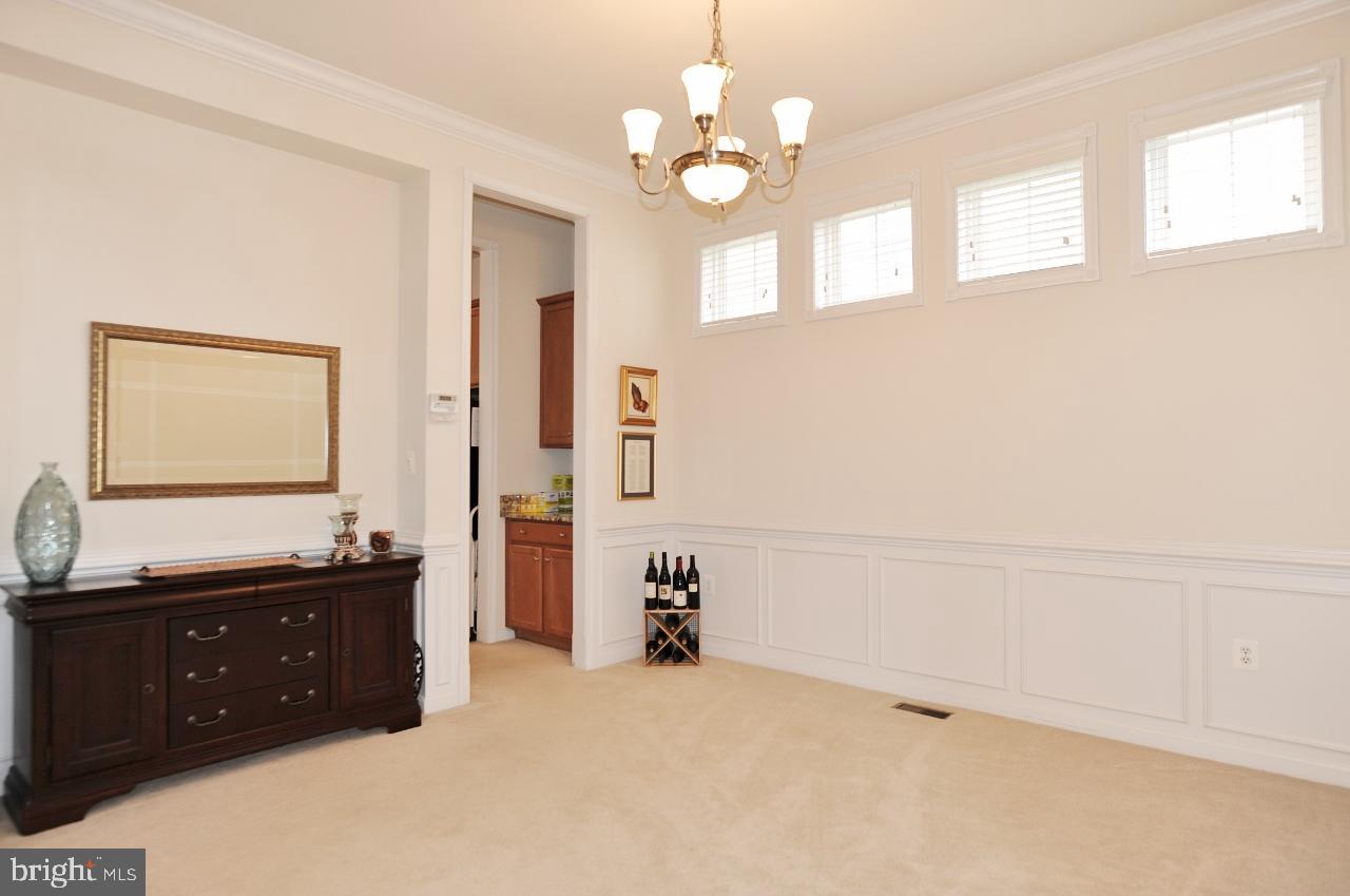 9089 Furey Road Lorton, VA 22079 - Photo 6 of 33 Dining Room