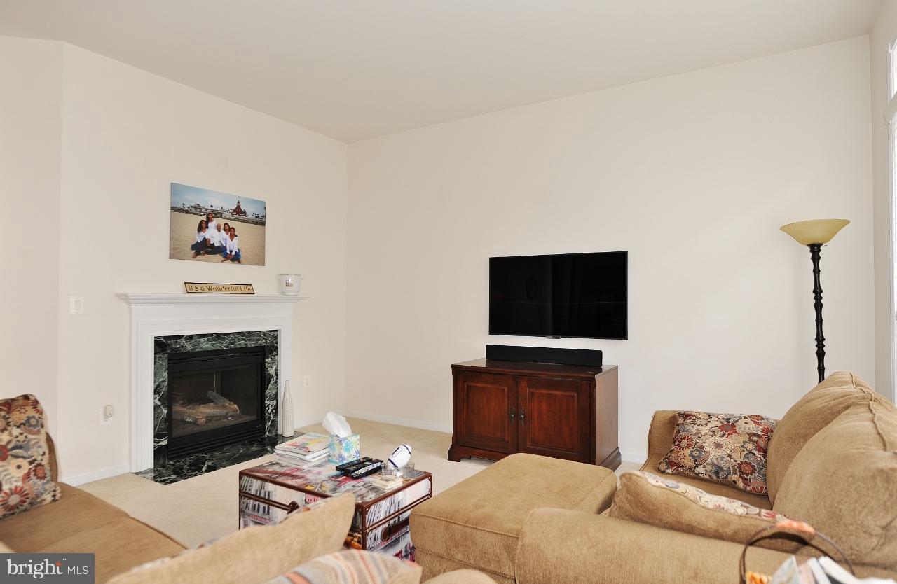 9089 Furey Road Lorton, VA 22079 - Photo 9 of 33 Family Room