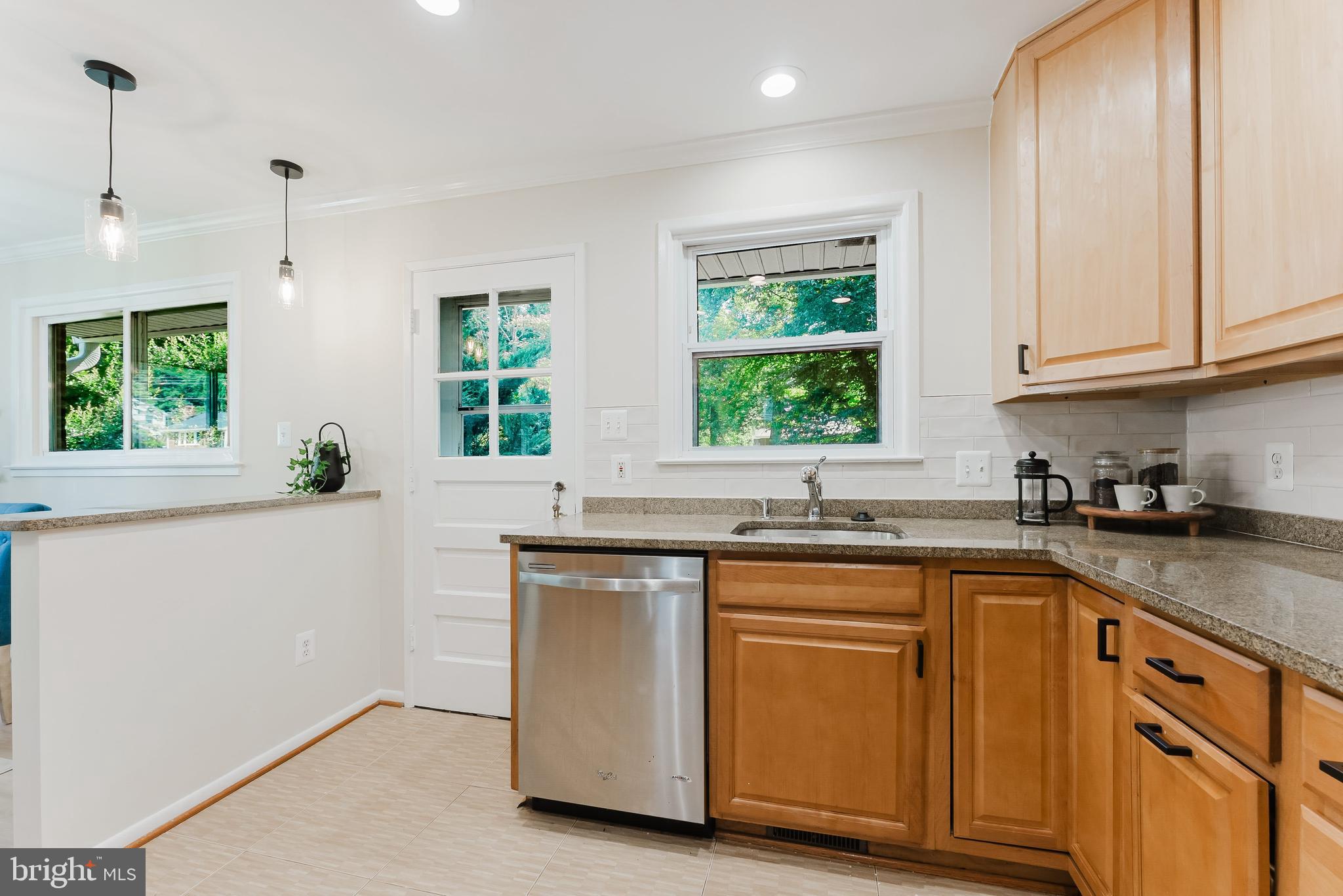5218 Milland Street Springfield, VA 22151 - Photo 7 of 33