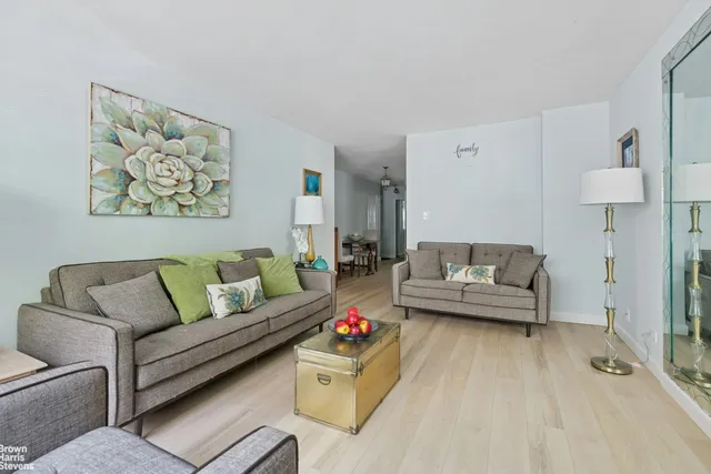 $760,000 | 1270 5th Avenue, Unit 1D | Upper Carnegie Hill