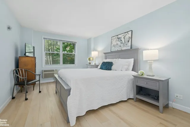 $760,000 | 1270 5th Avenue, Unit 1D | Upper Carnegie Hill