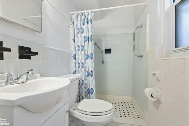 $760,000 | 1270 5th Avenue, Unit 1D | Upper Carnegie Hill