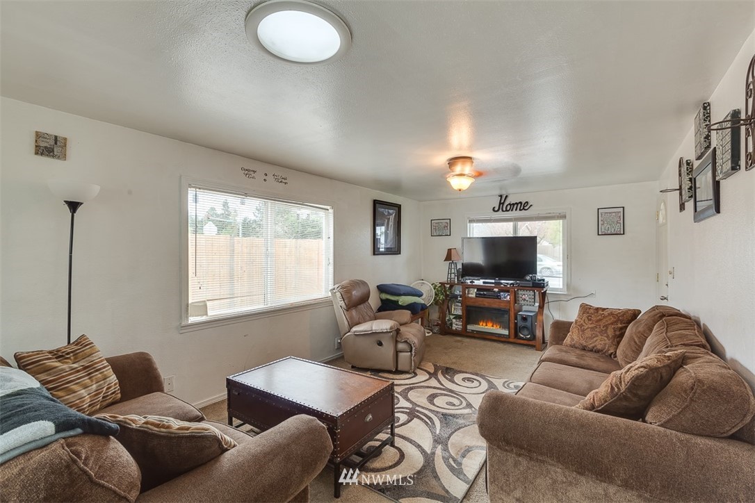 910 North Laventure Road, Unit A & B Mount Vernon, WA 98273 - Photo 2 of 16 Gallery Image 2