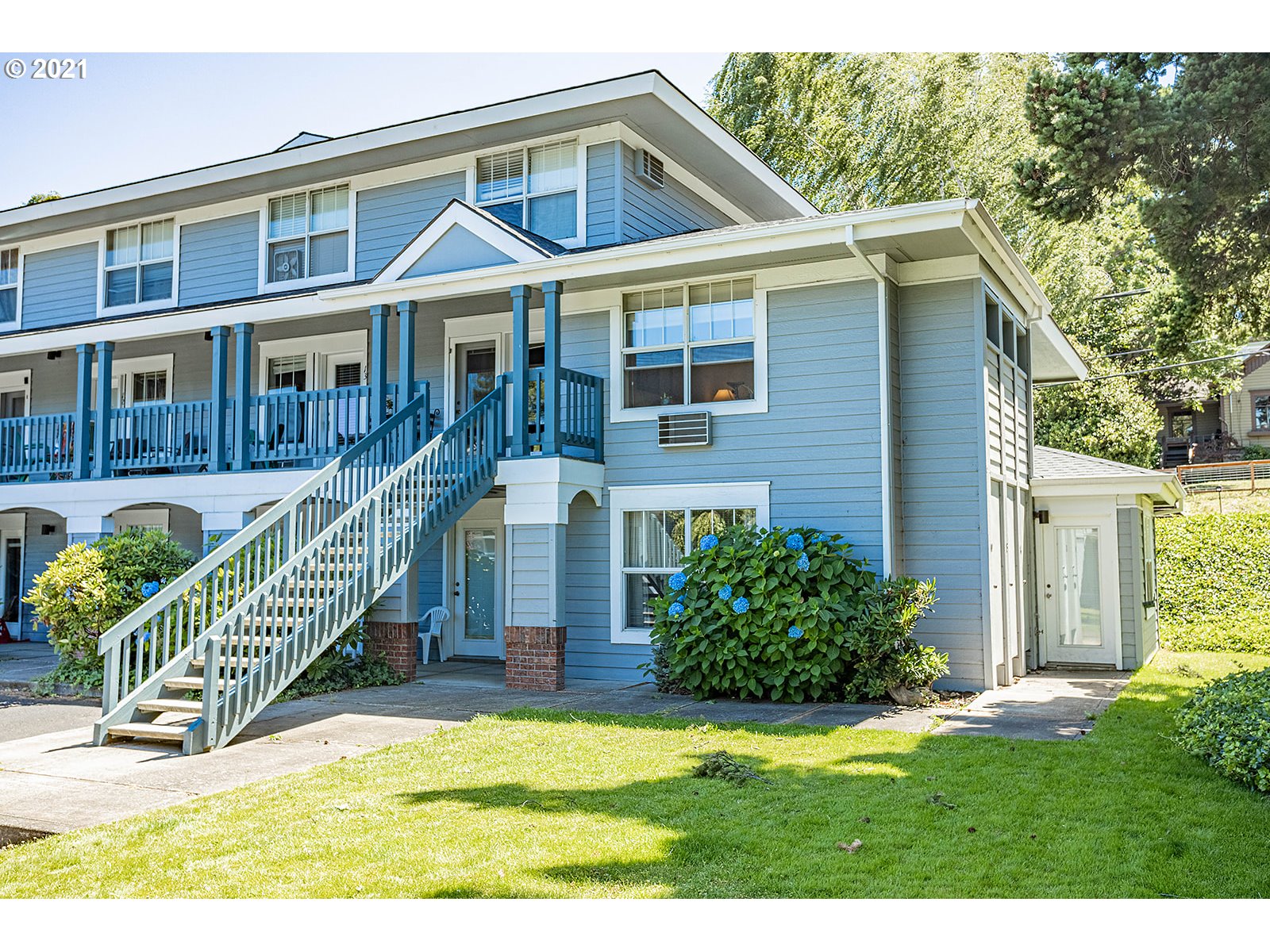 714 Cascade Avenue, Unit 14 Hood River, OR 97031 - Photo 1 of 19