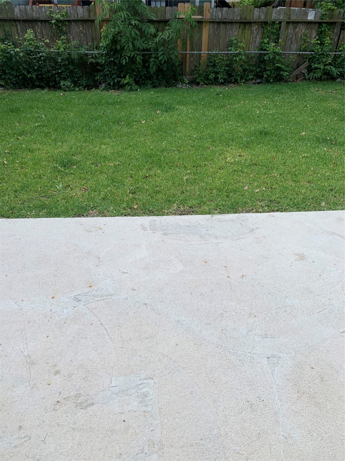 4122 Mallow Street, Unit B Houston, TX 77051 - Photo 11 of 11 a backyard of a house