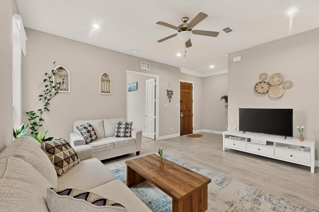 1027 Zachary Way Allen, TX 75013 - Photo 6 of 35 Ceiling Fan & lots of natural lighting