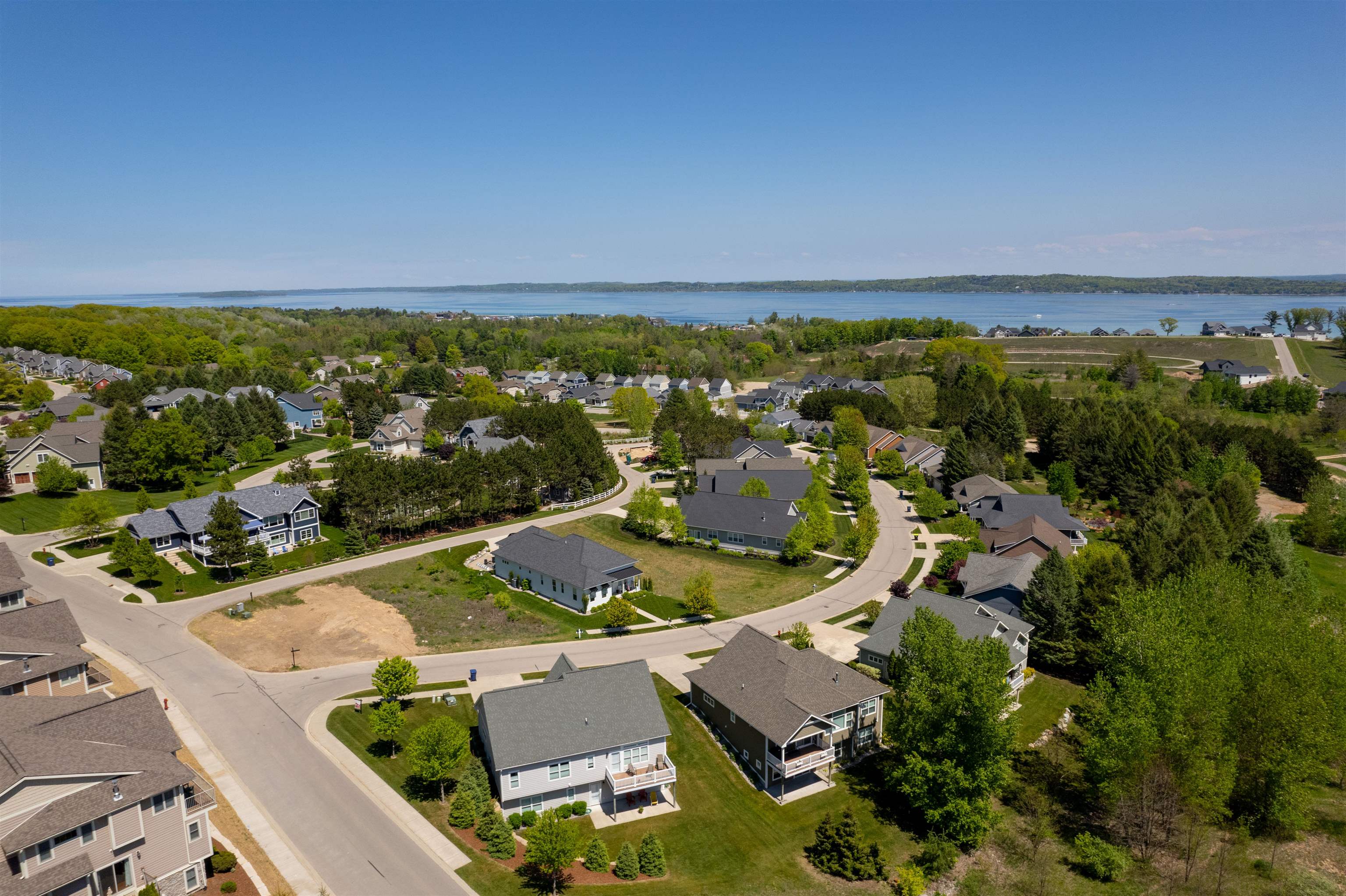 10762 Shrewbury Road Traverse City, MI 49684 - Photo 10 of 17 Gallery Image 10