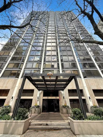 $525,000 | 50 East Bellevue Place, Unit 1504, Chicago, IL 60611