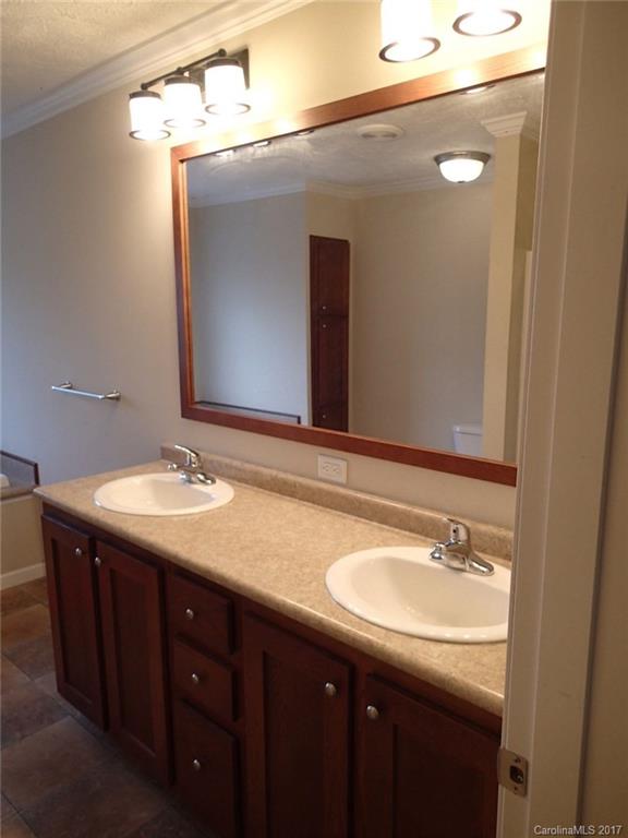 1934 Fox Mountain Road Columbus, NC 28722 - Photo 12 of 18 Gallery Image 12