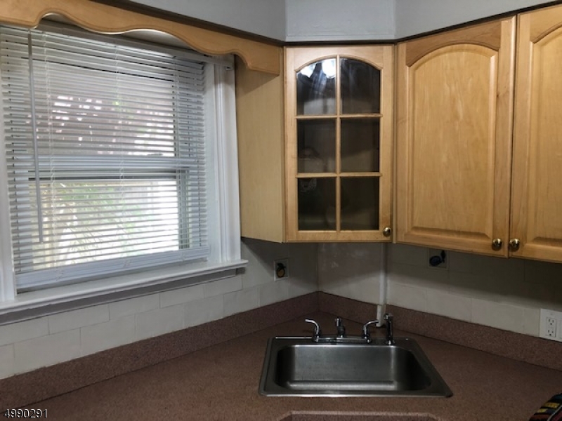 7 Rosedale Avenue Montclair, NJ 07042 - Photo 4 of 17