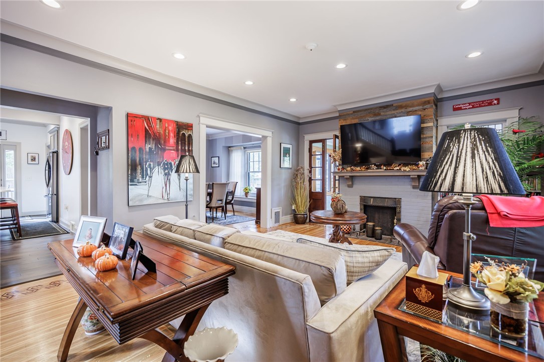 183 Corwin Road Rochester, NY 14610 - Photo 5 of 43