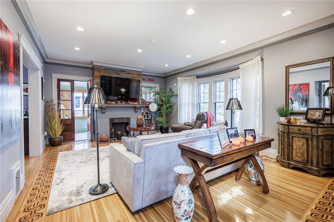 183 Corwin Road Rochester, NY 14610 - Photo 6 of 43