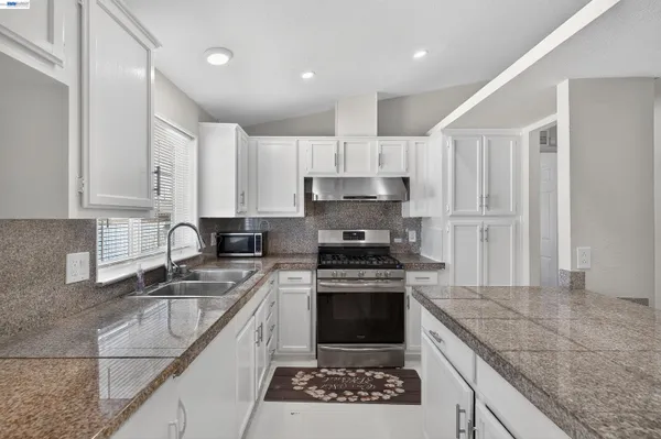 $674,900 | 628 South 17th Street, Richmond, CA 94804