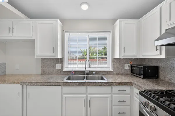 $674,900 | 628 South 17th Street, Richmond, CA 94804