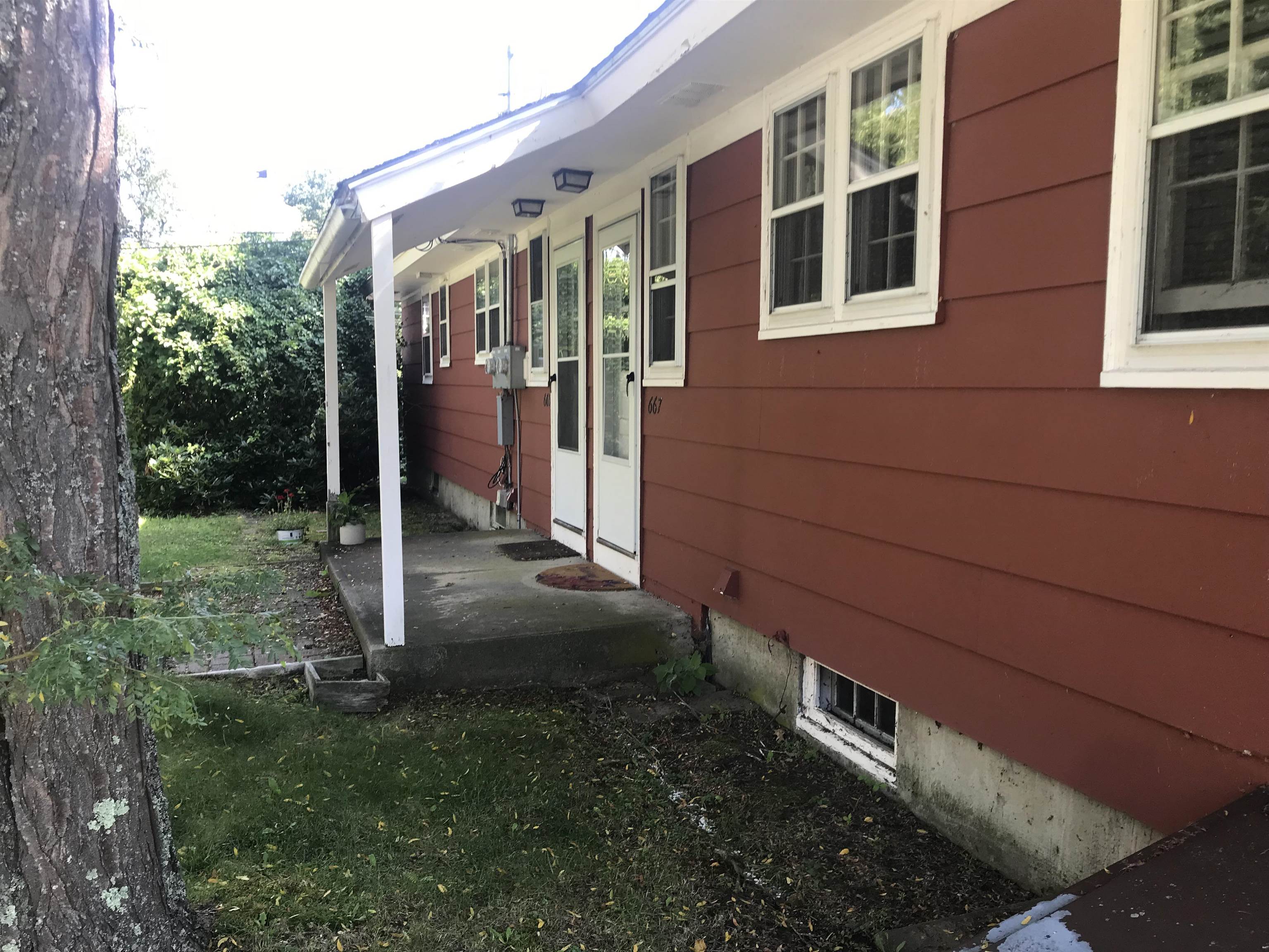 665-667 Wallis Road Rye, NH 03870 - Photo 4 of 22