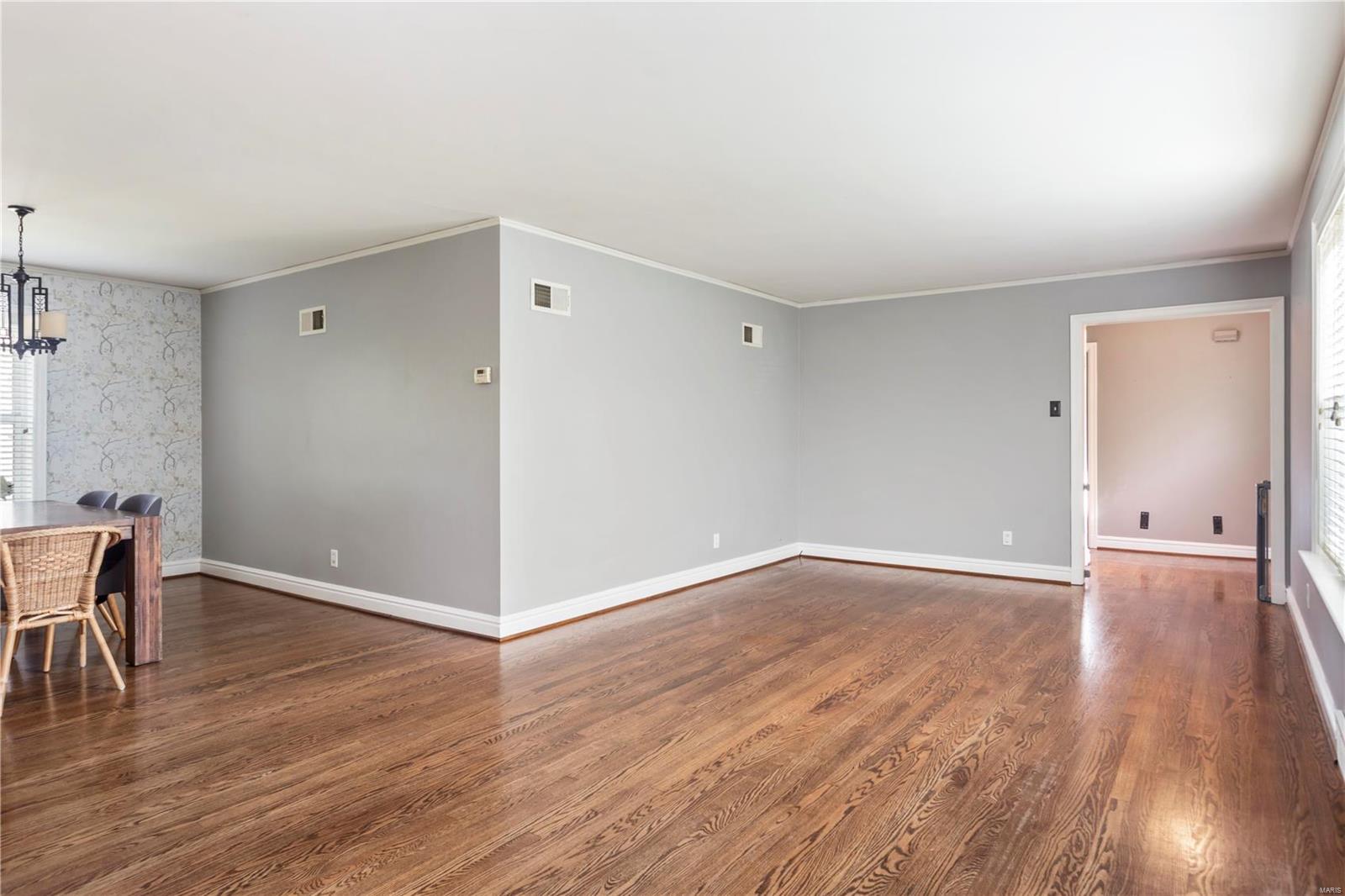 514 Gabriel Drive Kirkwood, MO 63122 - Photo 8 of 47