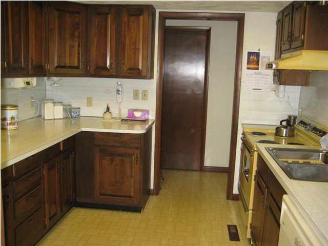 415 South Truman Road Jasper, IN 47546 - Photo 8 of 20 Gallery Image 8