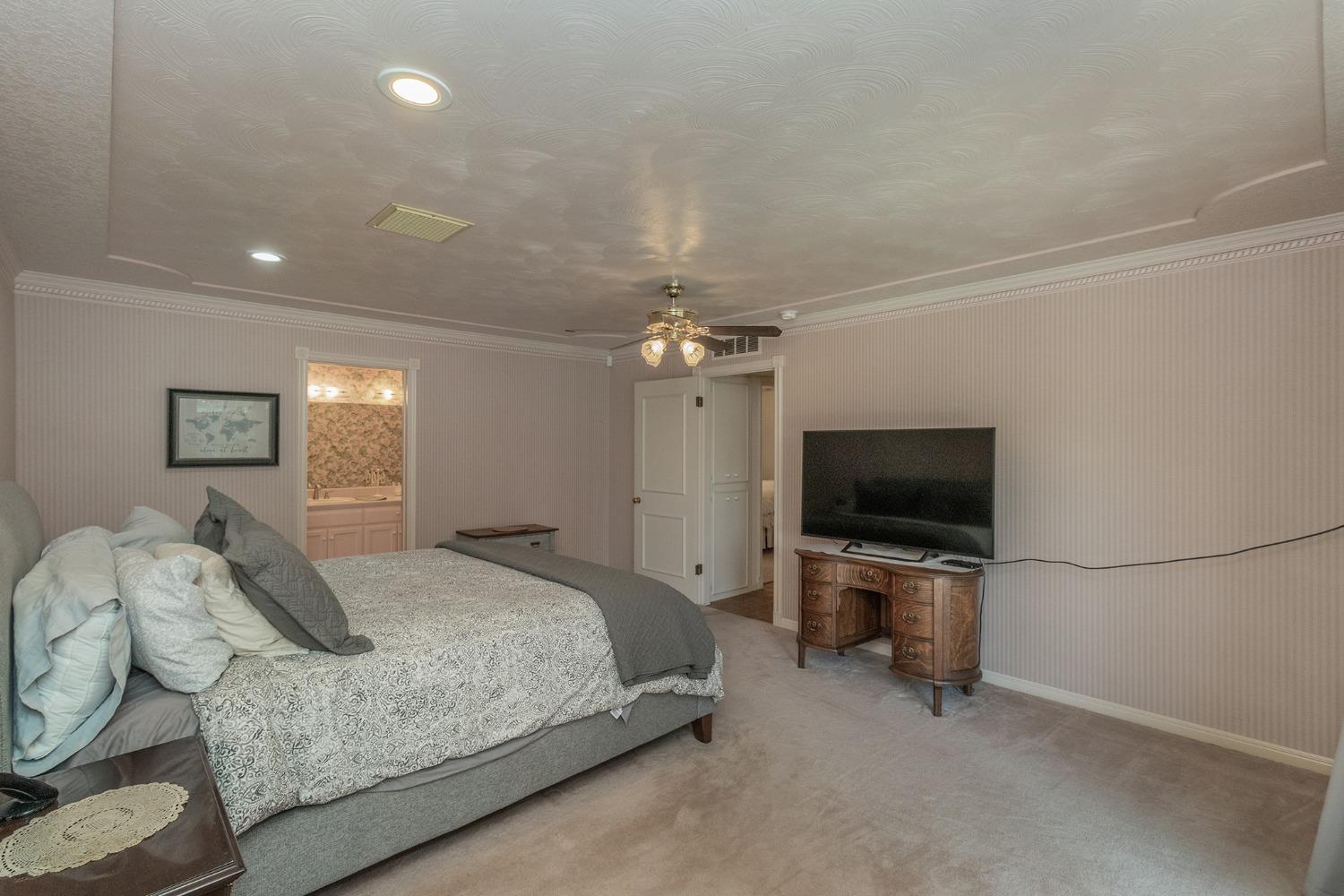 18852 East Adams Avenue Reedley, CA 93654 - Photo 18 of 60 Gallery Image 18
