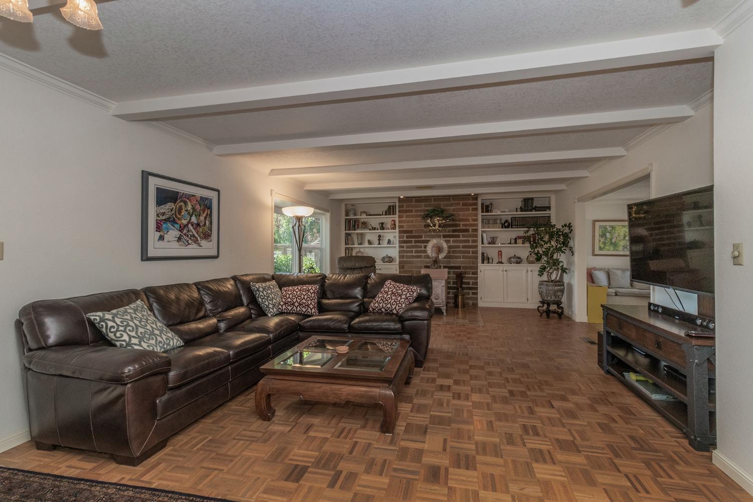 18852 East Adams Avenue Reedley, CA 93654 - Photo 4 of 60 Gallery Image 4