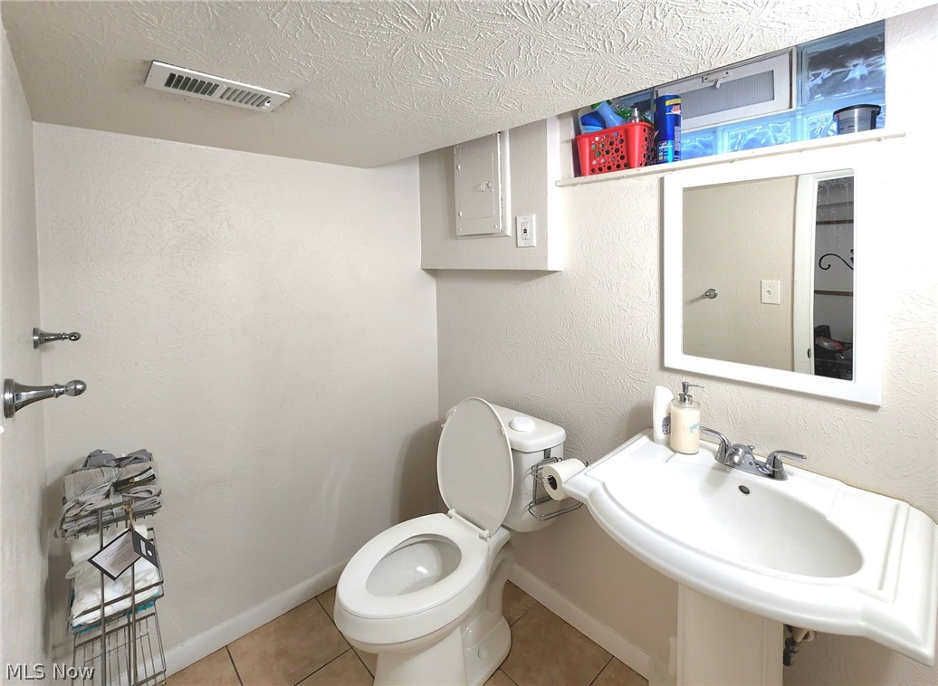 4844 Lee Road Cleveland, OH 44128 - Photo 5 of 30 Gallery Image 5