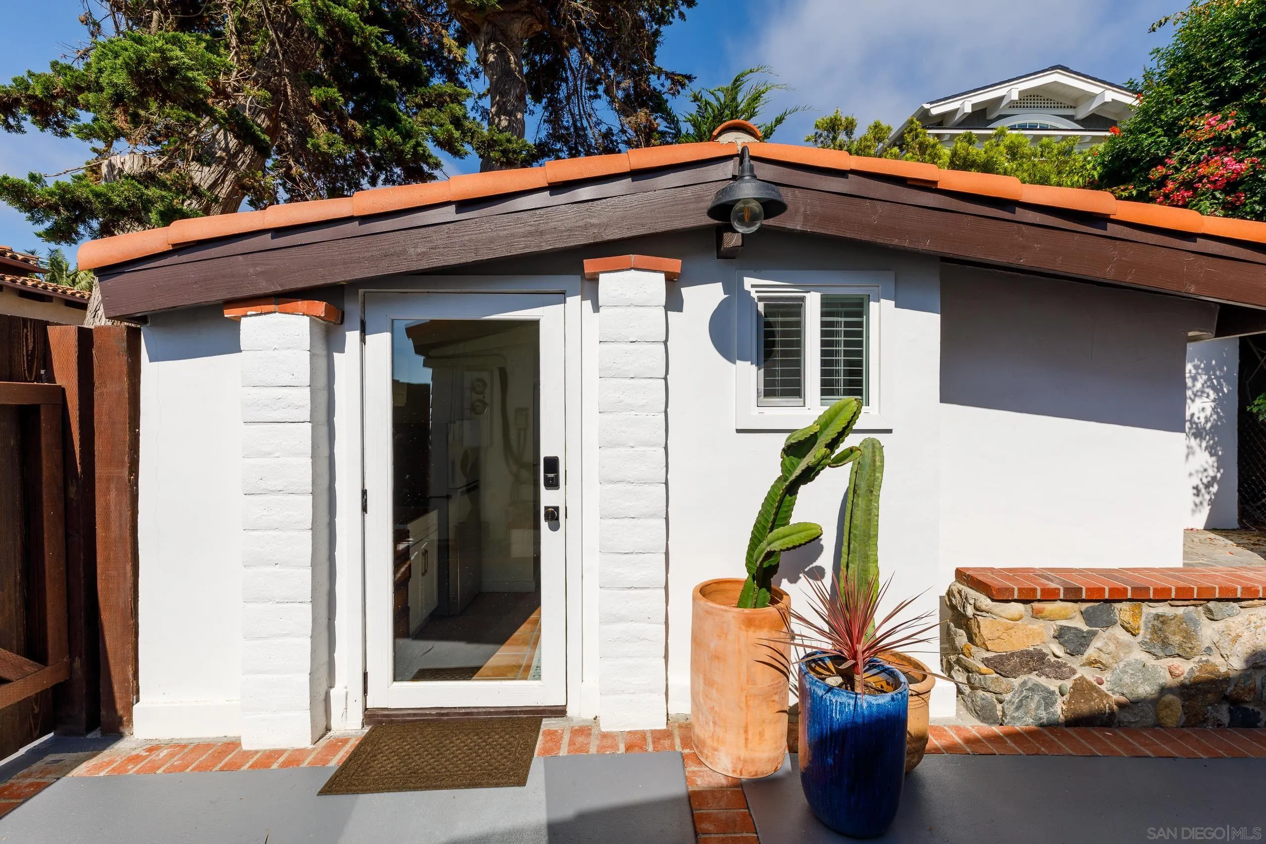 110 8th Street Del Mar, CA 92014 - Photo 35 of 45 a view of a house with a window