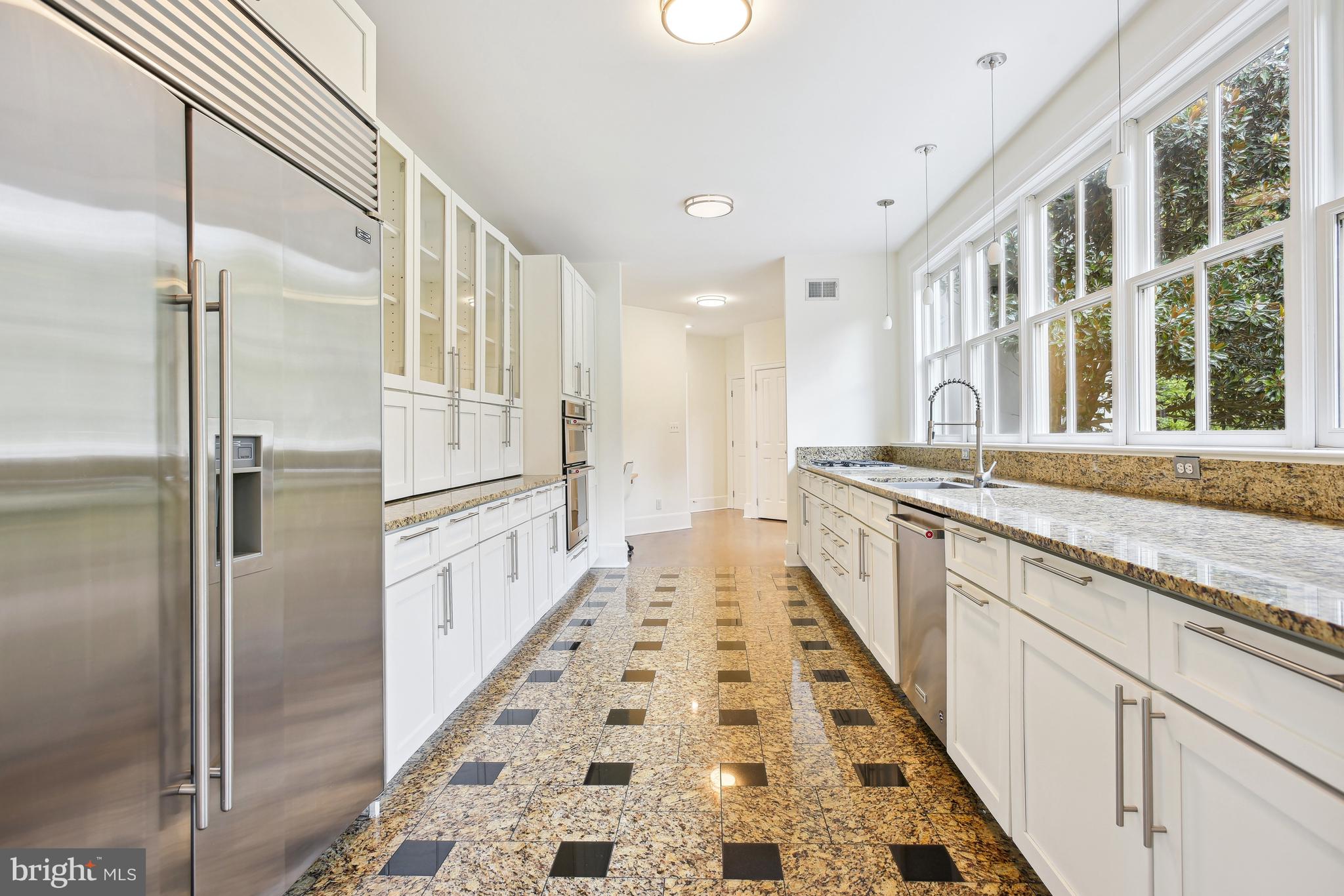 10747 Riverscape Run Great Falls, VA 22066 - Photo 13 of 39 Kitchen