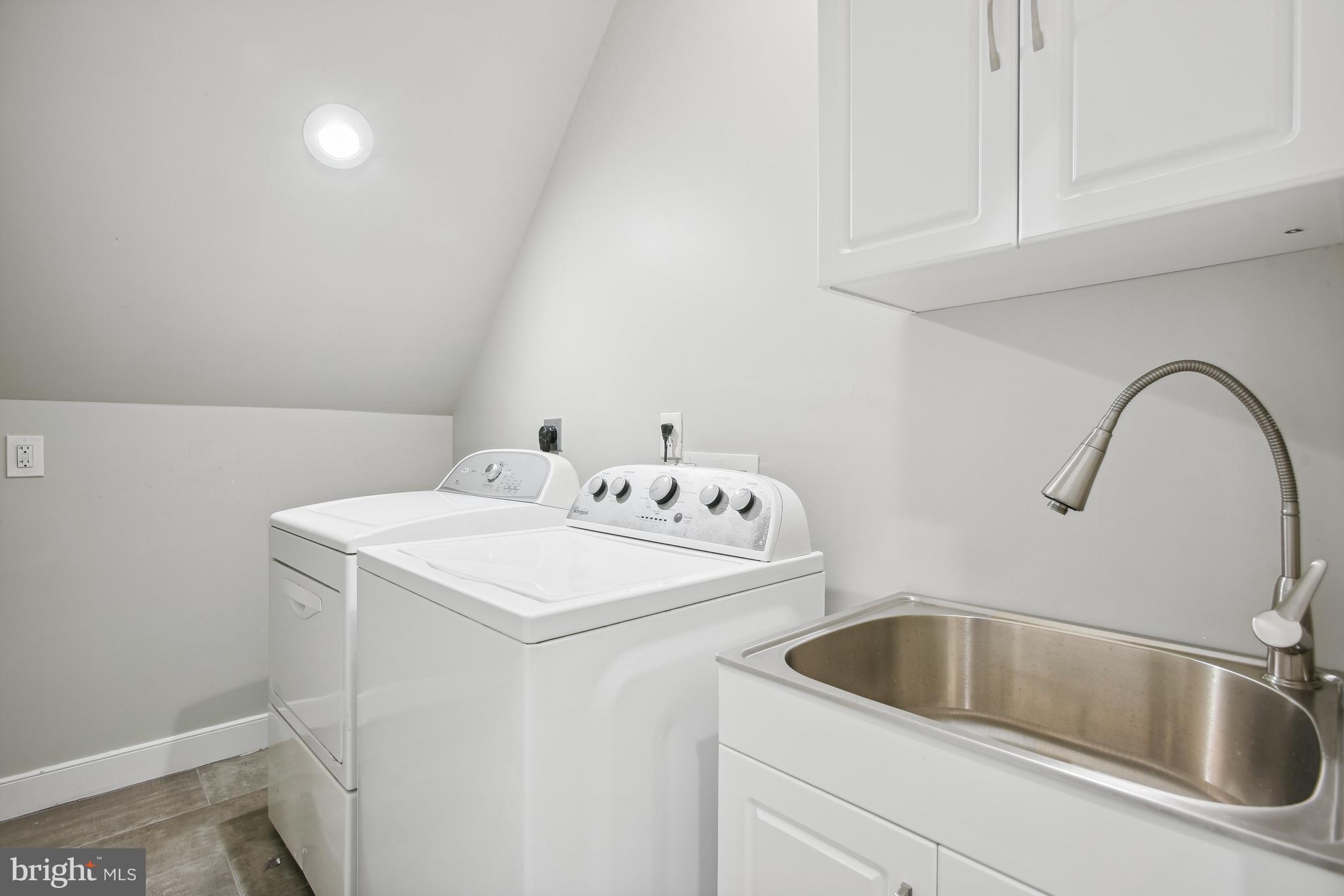 10747 Riverscape Run Great Falls, VA 22066 - Photo 29 of 39 Laundry Room