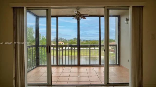 $330,000 | 10155 Northwest 9th St Circle, Unit 4401, Miami, FL 33172