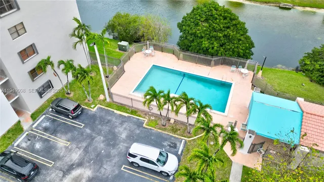 $330,000 | 10155 Northwest 9th St Circle, Unit 4401, Miami, FL 33172