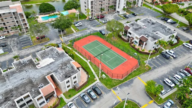 $330,000 | 10155 Northwest 9th St Circle, Unit 4401, Miami, FL 33172