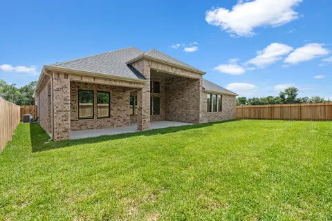 $700,000 | 2501 Barton Crk Trl Drive, Friendswood, TX 77546