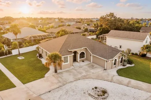 $469,900 | 821 Greenview Drive, Apollo Beach, FL 33572