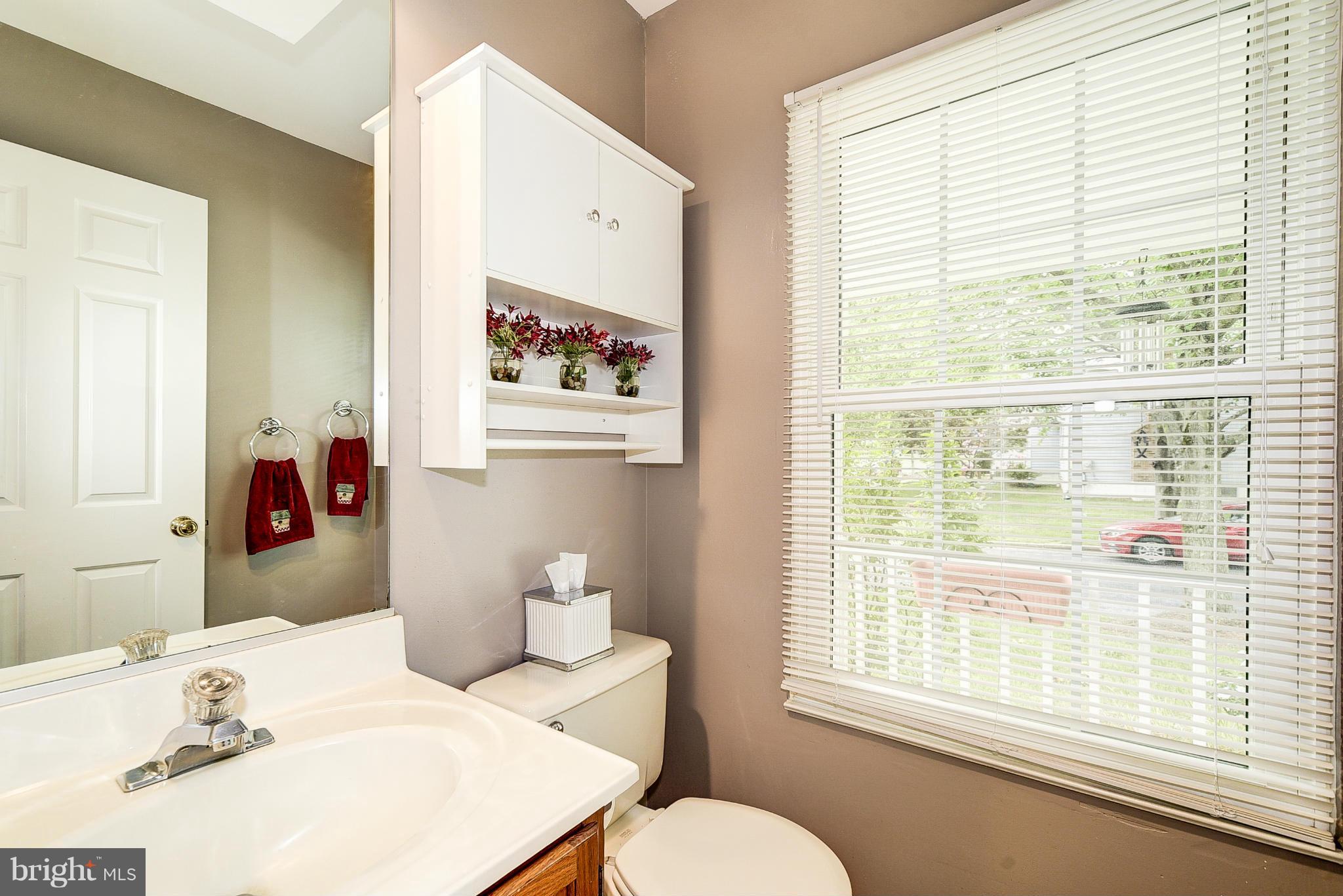 3072 Memory Lane Silver Spring, MD 20904 - Photo 4 of 24 Bath