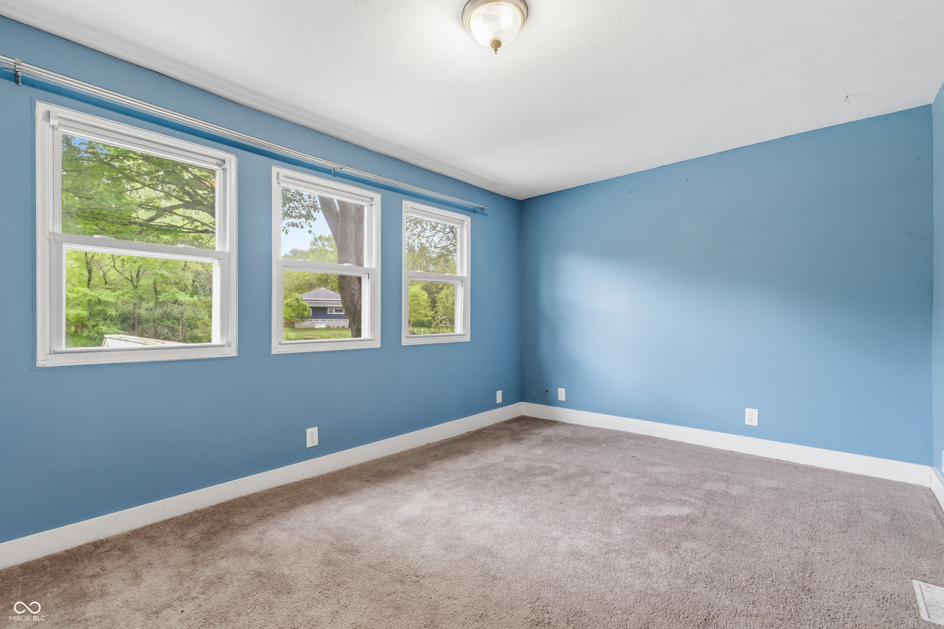 15581 Meith Street Fortville, IN 46040 - Photo 12 of 32