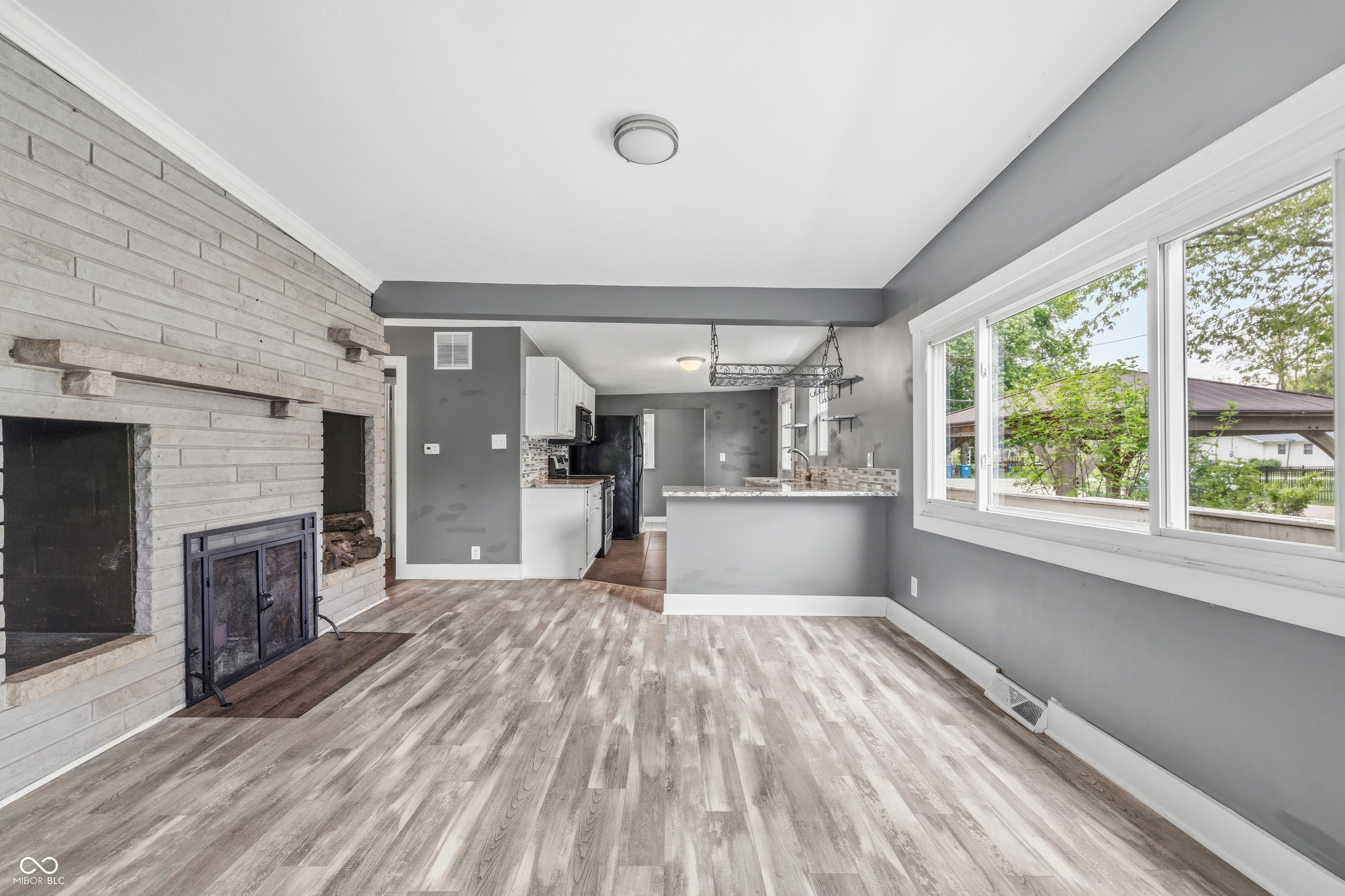 15581 Meith Street Fortville, IN 46040 - Photo 3 of 32