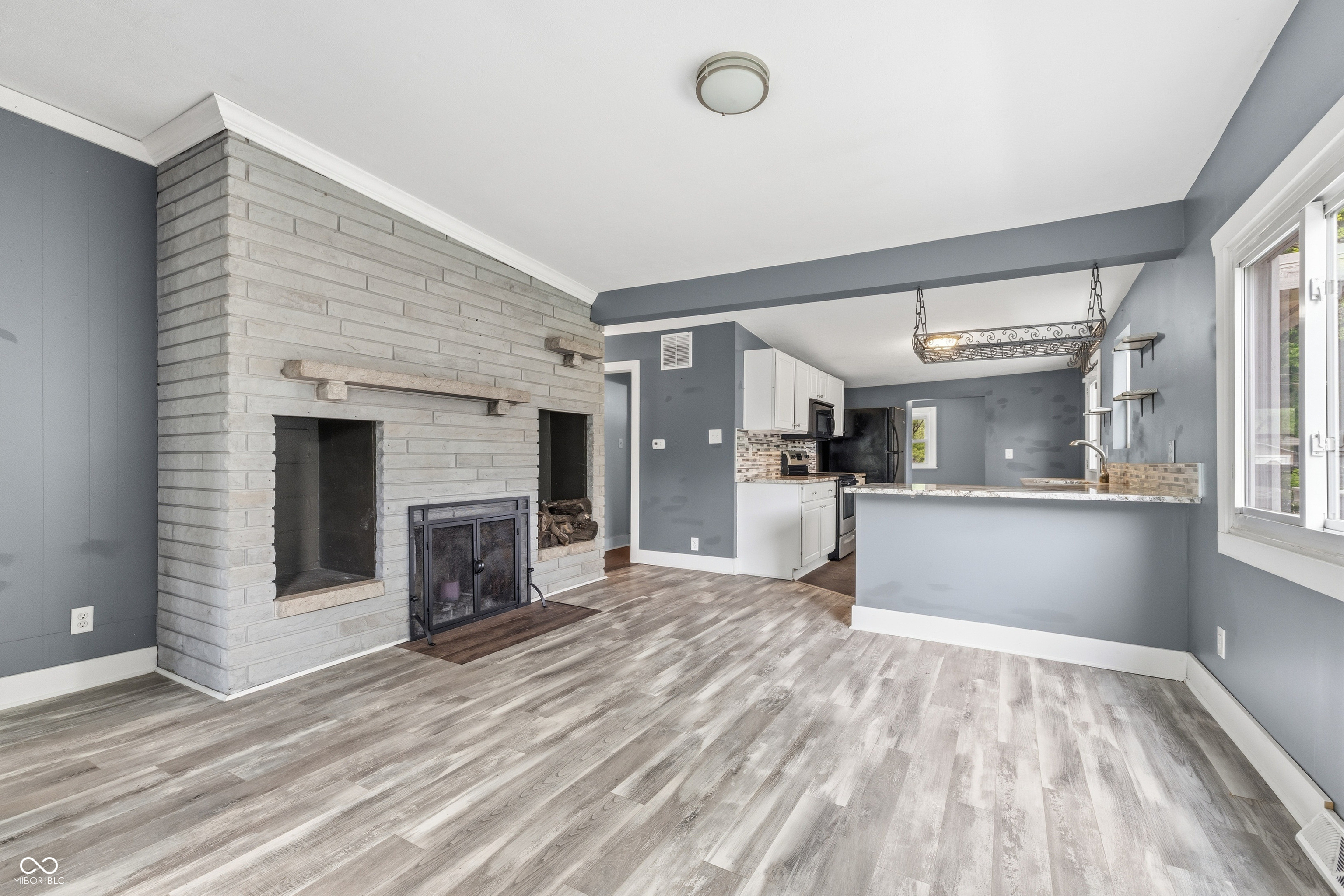 15581 Meith Street Fortville, IN 46040 - Photo 4 of 32