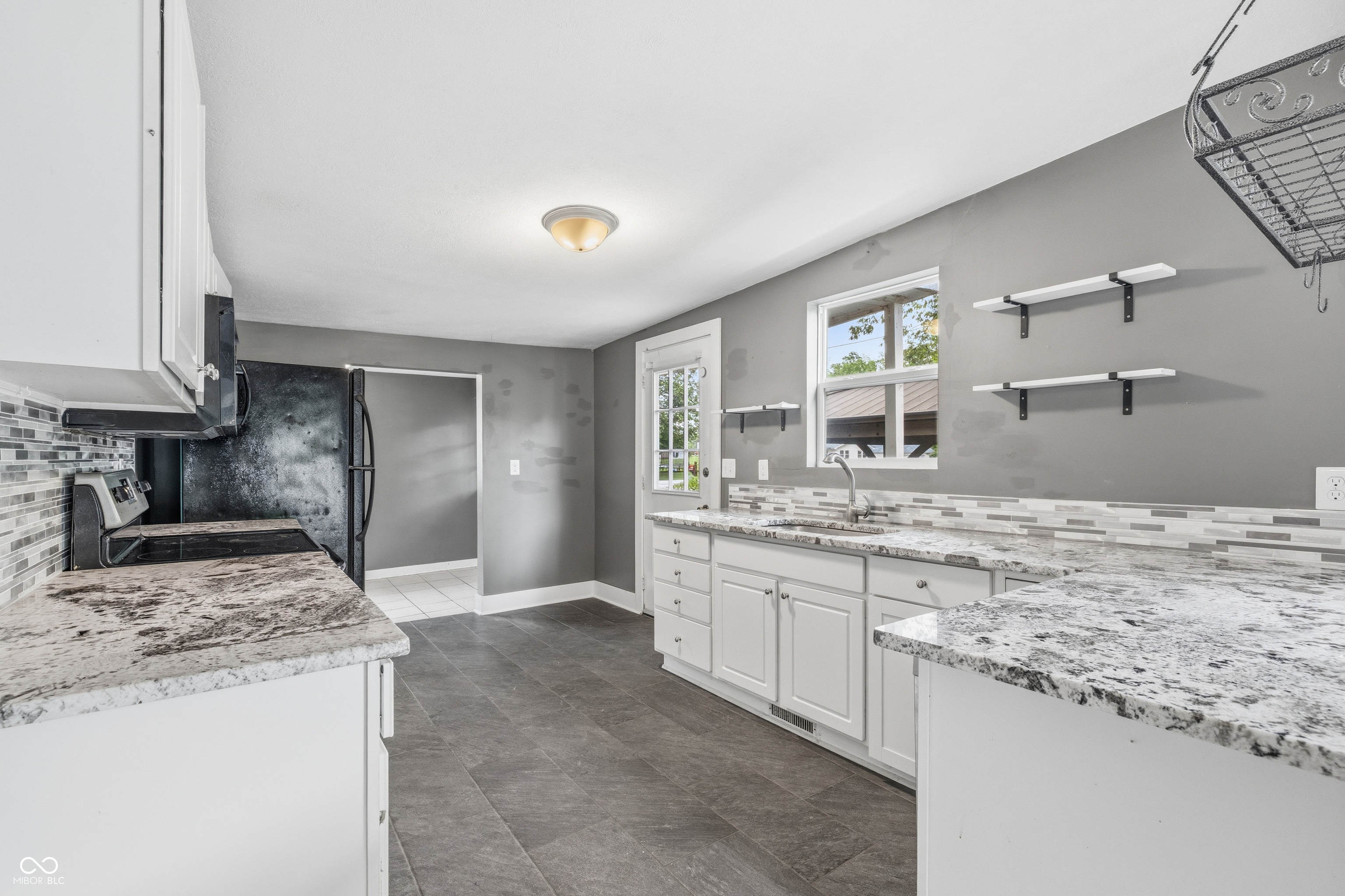 15581 Meith Street Fortville, IN 46040 - Photo 6 of 32
