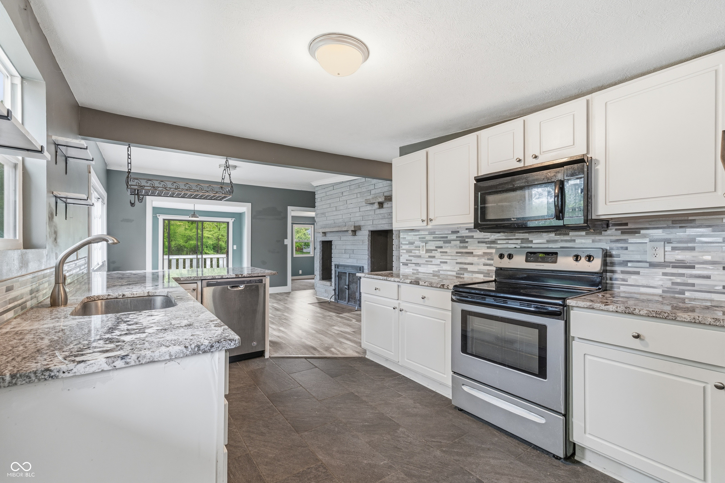 15581 Meith Street Fortville, IN 46040 - Photo 7 of 32