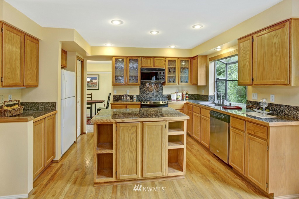 1707 Field Place Northeast Renton, WA 98059 - Photo 4 of 14