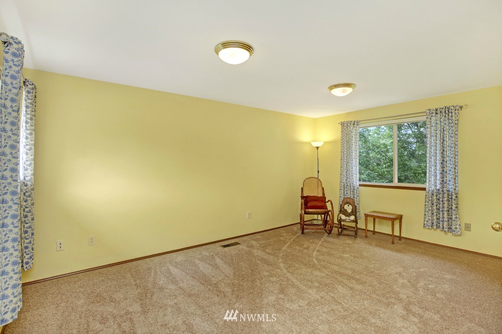 1707 Field Place Northeast Renton, WA 98059 - Photo 10 of 14