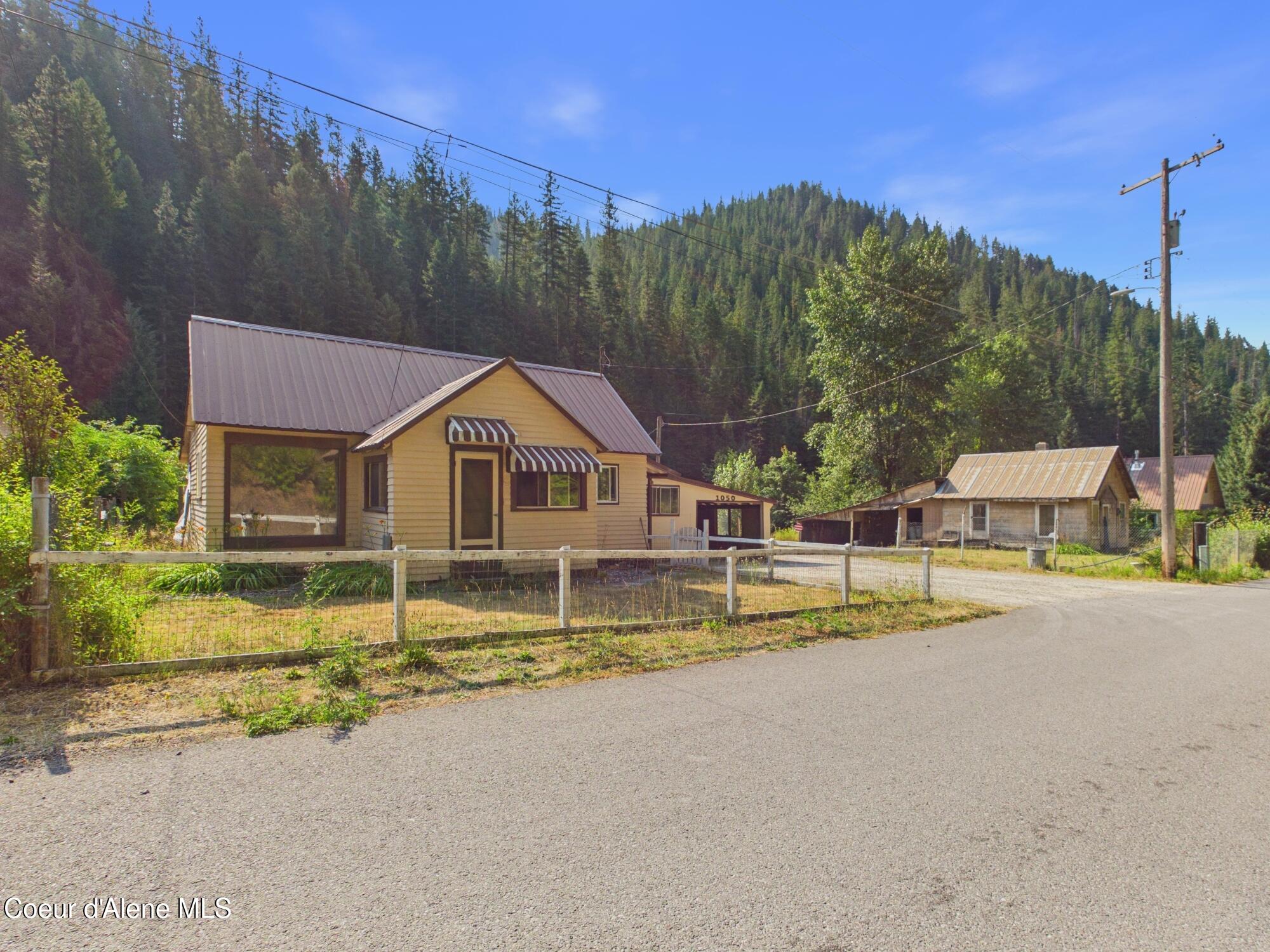1050 Two Mile Road Wallace, ID 83873 - Photo 3 of 35 3