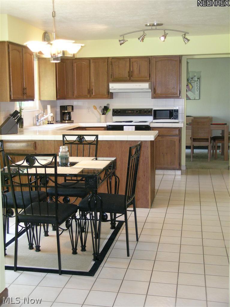 16896 Rabbit Run Drive Strongsville, OH 44136 - Photo 9 of 21 Gallery Image 9